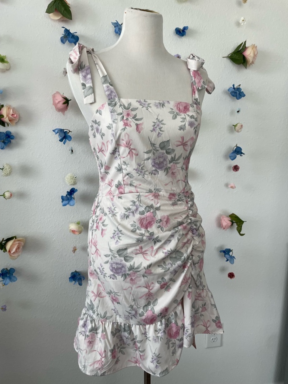 💛 Floral Tie-Shoulder Ruched Mini Dress - White/Pink - Picture 5 of 10